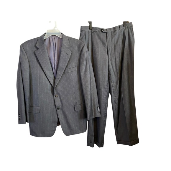 Hickey Freeman Canterbury Suit Men's Size 44R Gray Wool Cashmere Pinstripe 36x30
